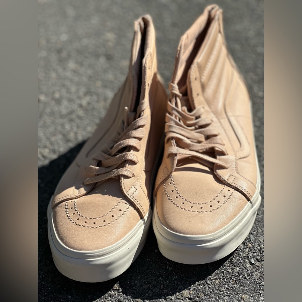Men’s Vans size 9.5.